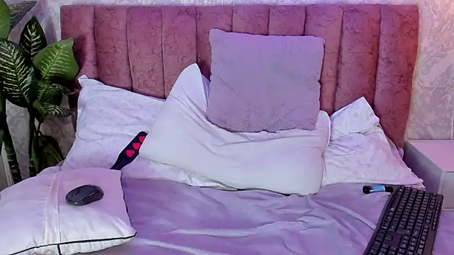 Snapshot of tiffany_becker chatting on 01.21.25 tiffany becker online show from 01.21.25