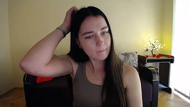 Snapshot of Pretty_shy chatting on 07.18.26 Pretty shy online show from 07.18.26