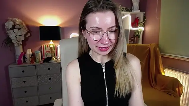 Snapshot of Mia_Tasty chatting on 02.09.25 Mia Tasty online show from 02.09.25