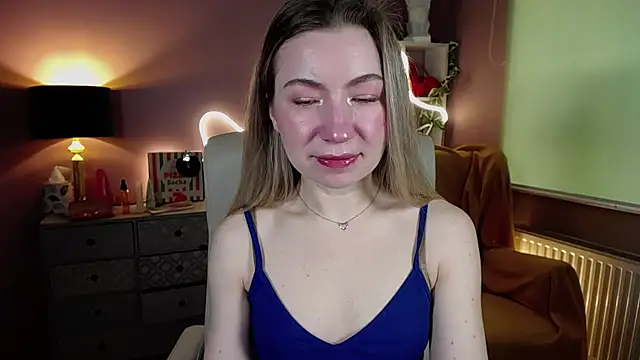 Snapshot of Mia_Tasty chatting on 03.16.25 Mia Tasty online show from 03.16.25