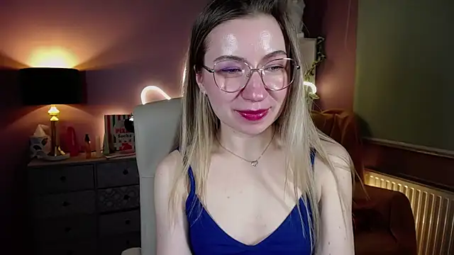 Snapshot of Mia_Tasty chatting on 03.16.25 Mia Tasty online show from 03.16.25