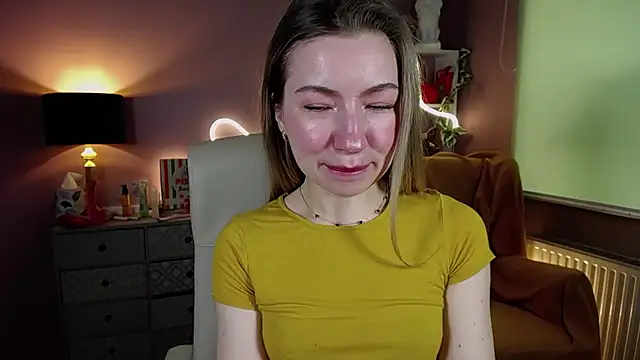 Snapshot of Mia_Tasty chatting on 03.17.25 Mia Tasty online show from 03.17.25