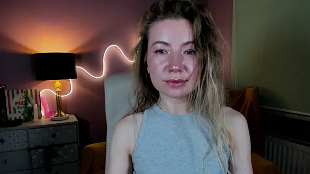 Snapshot of Mia_Tasty chatting on 11.09.25 Mia Tasty online show from 11.09.25