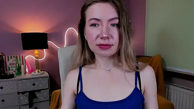 Snapshot of Mia_Tasty chatting on 11.13.25 Mia Tasty online show from 11.13.25