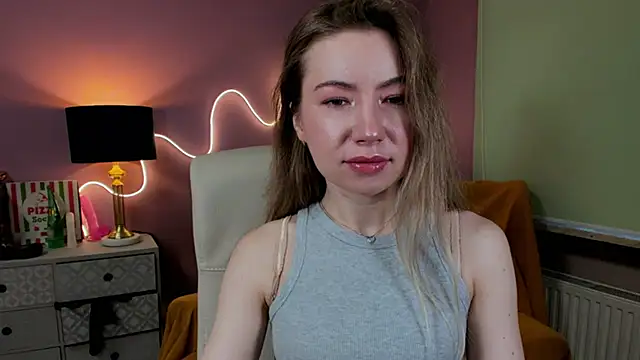 Snapshot of Mia_Tasty chatting on 11.14.25 Mia Tasty online show from 11.14.25