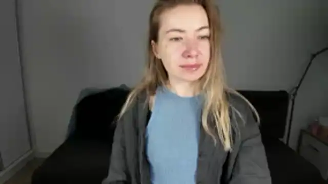 Snapshot of Mia_Tasty chatting on 12.23.25 Mia Tasty online show from 12.23.25