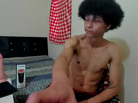 Snapshot of cardrey05 chatting on 09.22.25 cardrey05 online show from 09.22.25