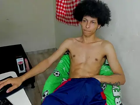 Snapshot of cardrey05 chatting on 09.25.25 cardrey05 online show from 09.25.25