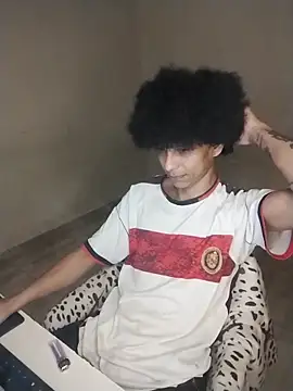 Snapshot of cardrey05 chatting on 12.22.25 cardrey05 online show from 12.22.25