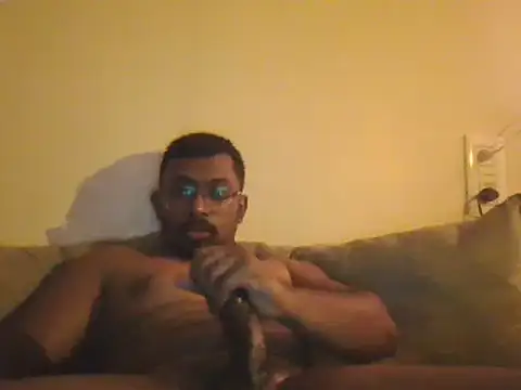 Snapshot of chennaibull101 chatting on 04.04.26 chennaibull101 online show from 04.04.26