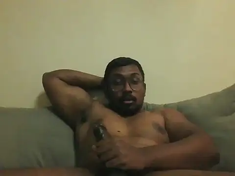 Snapshot of chennaibull101 chatting on 04.27.26 chennaibull101 online show from 04.27.26