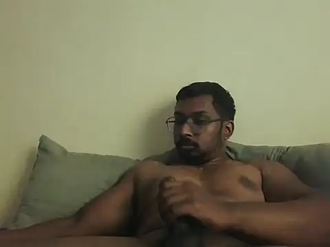 Snapshot of chennaibull101 chatting on 04.28.26 chennaibull101 online show from 04.28.26