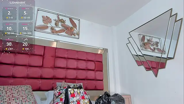 BonnieCute  online show from 10.24.25