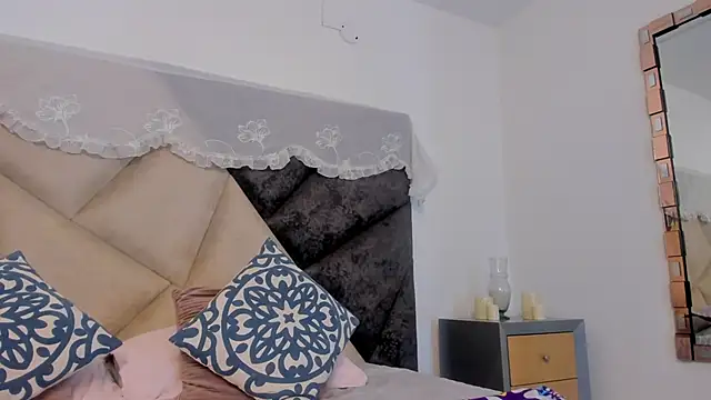 BonnieCute  online show from 10.28.25