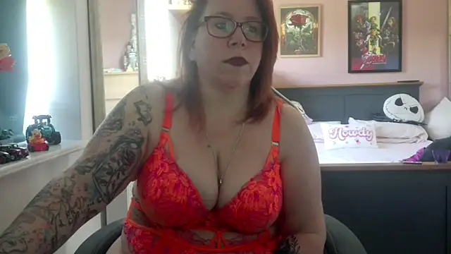 NikiDeeOfficial online show from 04.21.26