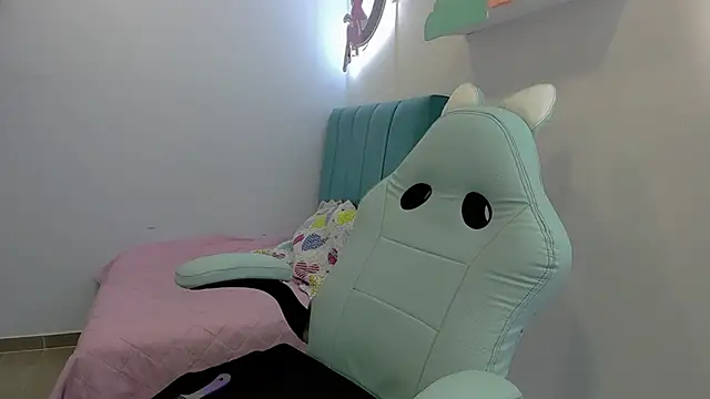 Snapshot of Evelin_shy chatting on 11.09.25 Evelin shy online show from 11.09.25