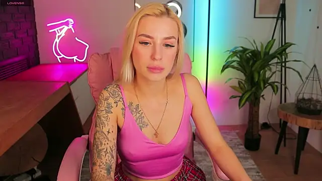 Crystal Barbie online show from 03.18.25