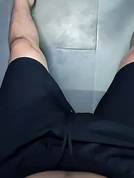 Snapshot of Horneyboy-2001 chatting on 02.21.25 Horneyboy-2001 online show from 02.21.25