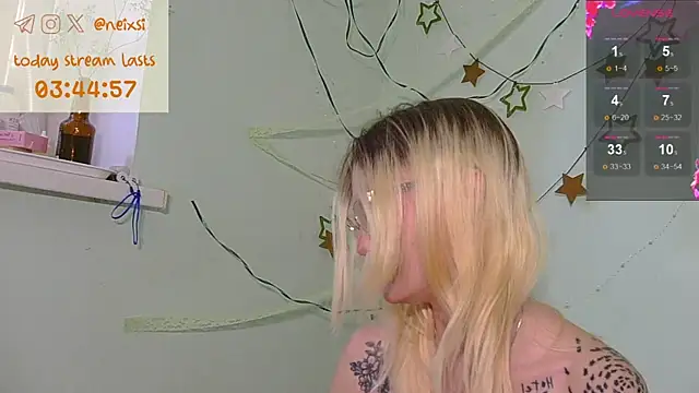 Snapshot of ixsi chatting on 06.22.26 ixsi online show from 06.22.26