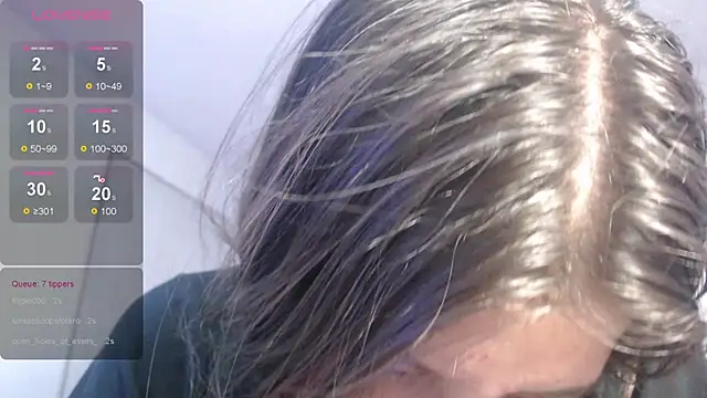 Snapshot of _Emily_v chatting on 12.31.24 Emily v online show from 12.31.24