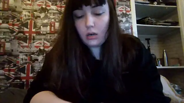 Lynylou online show from 12.20.25