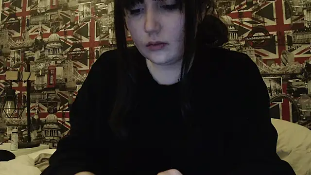 Snapshot of Lynylou chatting on 03.24.26 Lynylou online show from 03.24.26
