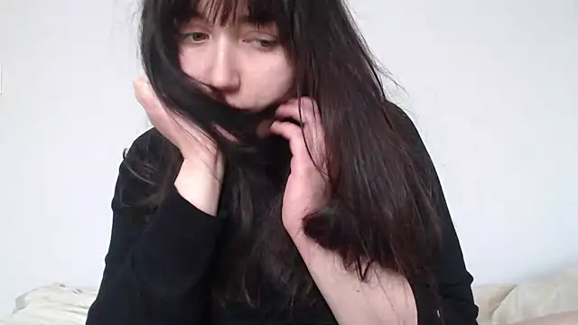 Snapshot of Lynylou chatting on 04.01.26 Lynylou online show from 04.01.26