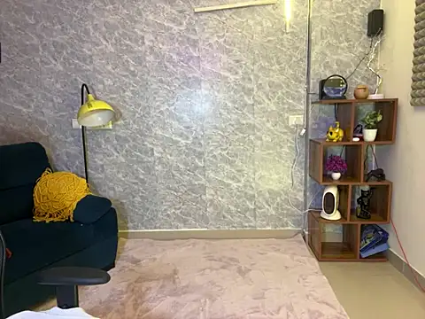 Snapshot of MidnightFlame chatting on 01.12.25 MidnightFlame online show from 01.12.25