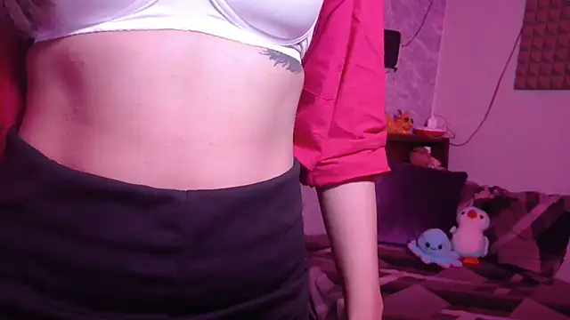 Snapshot of MidnightFlame chatting on 10.13.25 MidnightFlame online show from 10.13.25