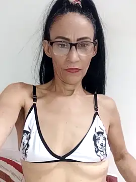 Snapshot of BarbaraMature chatting on 04.06.26 BarbaraMature online show from 04.06.26