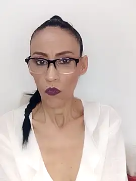 Snapshot of BarbaraMature chatting on 04.13.26 BarbaraMature online show from 04.13.26