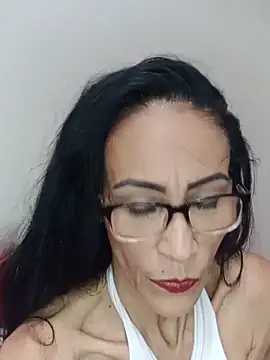Snapshot of BarbaraMature chatting on 05.14.26 BarbaraMature online show from 05.14.26