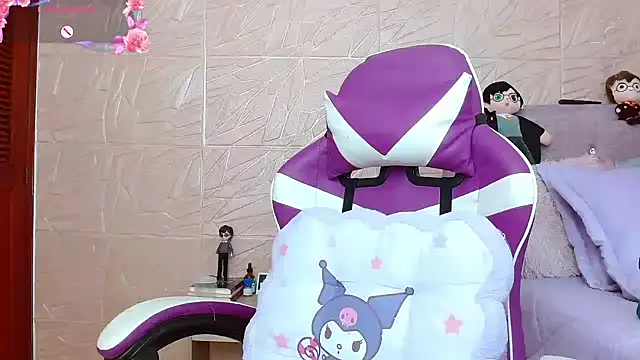 kendallsweet7 online show from 10.17.25