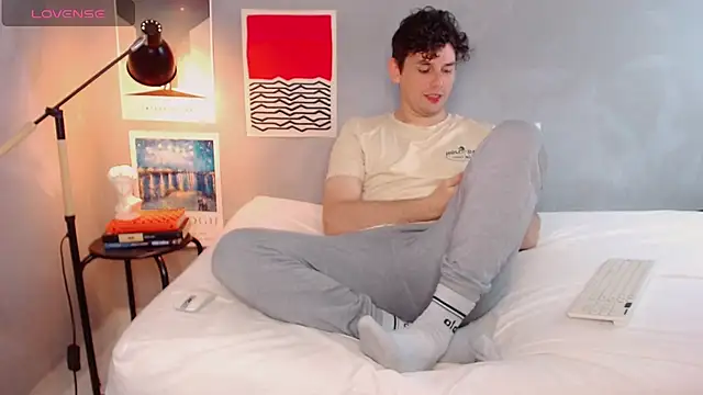 Elio555 online show from 10.31.25