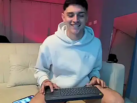 Snapshot of bastia_noooo chatting on 12.30.24 bastia noooo online show from 12.30.24