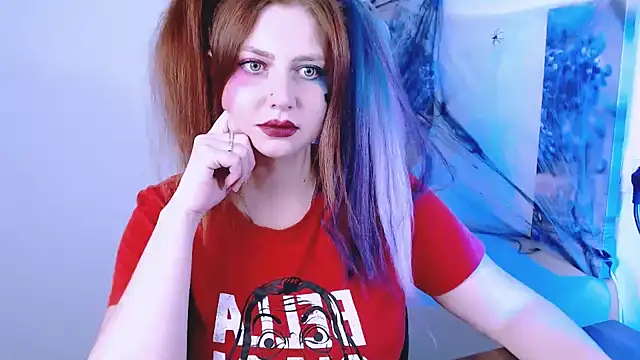 Snapshot of Lizzy_Love chatting on 10.31.25 Lizzy Love online show from 10.31.25