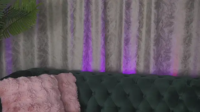 FoxieJullia online show from 02.02.25