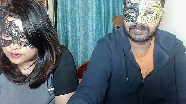 Snapshot of Cutehornycouples chatting on 10.23.25 Cutehornycouples online show from 10.23.25