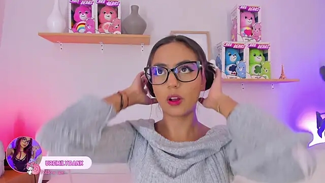 Snapshot of emily_bank chatting on 09.19.25 emily bank online show from 09.19.25
