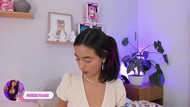 Snapshot of emily_bank chatting on 09.29.25 emily bank online show from 09.29.25