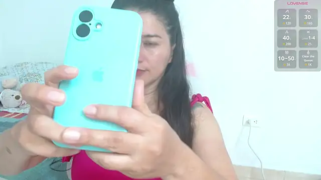 Snapshot of Emelyross_ chatting on 12.21.25 Emelyross online show from 12.21.25