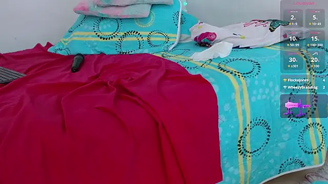 Snapshot of Emelyross_ chatting on 01.08.26 Emelyross online show from 01.08.26