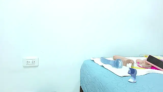 Snapshot of JuanitaDelMar chatting on 02.14.25 JuanitaDelMar online show from 02.14.25