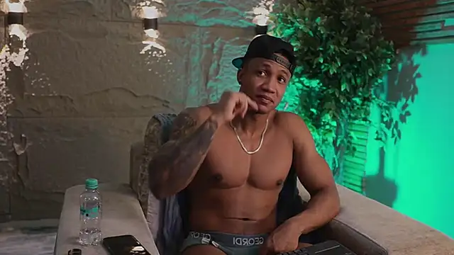 Logan Varela online show from 12.04.25