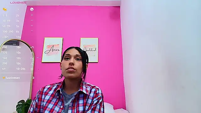 Snapshot of yourcuteneighbourr chatting on 01.21.25 yourcuteneighbourr online show from 01.21.25