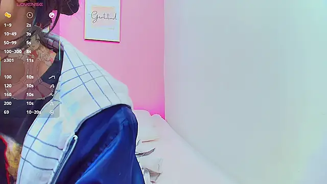 Snapshot of yourcuteneighbourr chatting on 02.11.25 yourcuteneighbourr online show from 02.11.25