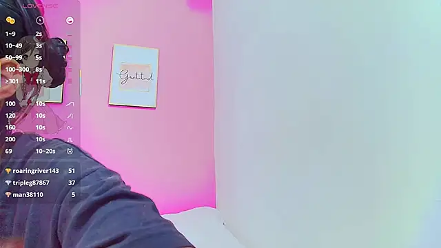 Snapshot of yourcuteneighbourr chatting on 02.11.25 yourcuteneighbourr online show from 02.11.25