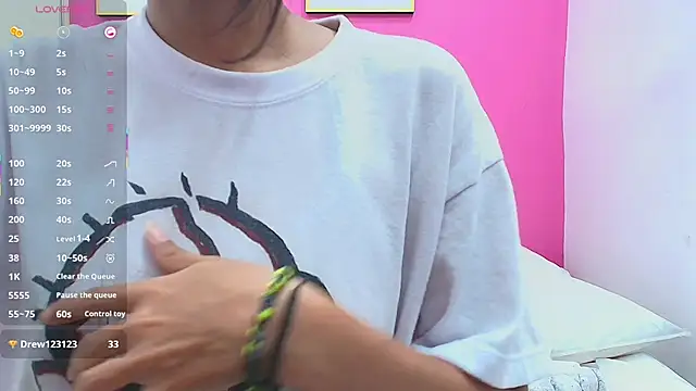 Snapshot of yourcuteneighbourr chatting on 03.04.25 yourcuteneighbourr online show from 03.04.25