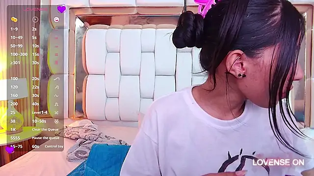 Snapshot of yourcuteneighbourr chatting on 03.07.25 yourcuteneighbourr online show from 03.07.25