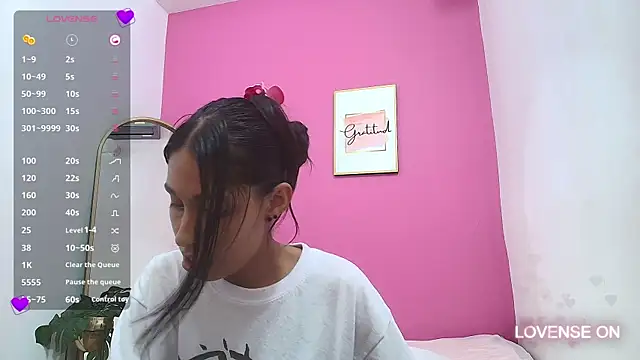 Snapshot of yourcuteneighbourr chatting on 03.08.25 yourcuteneighbourr online show from 03.08.25